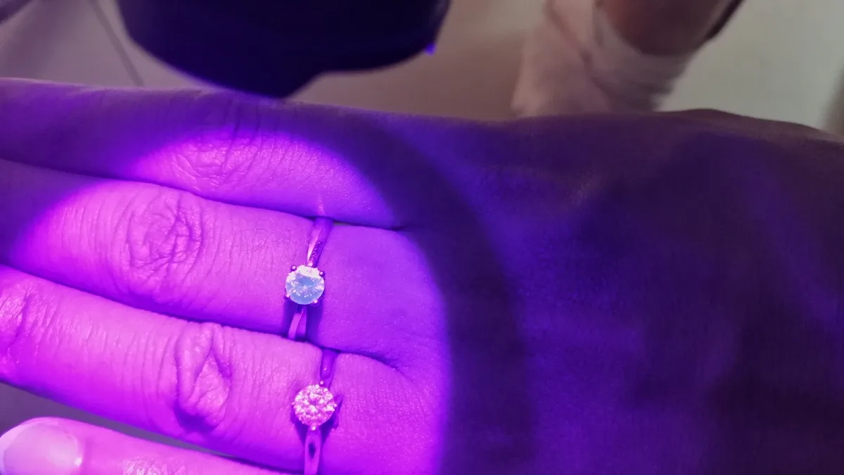 What machine can tell apart lab grown diamonds