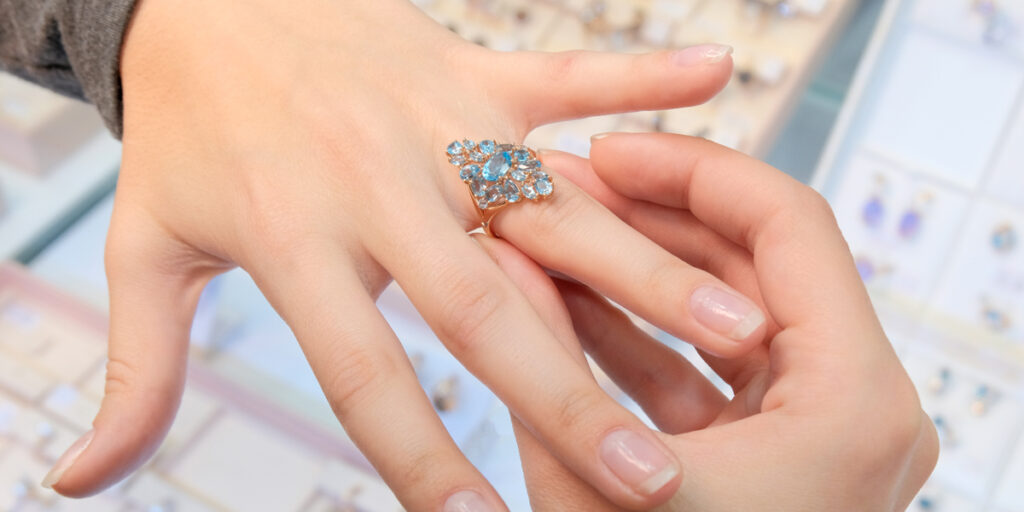 Best Lab Grown Diamond Solitaire Rings details