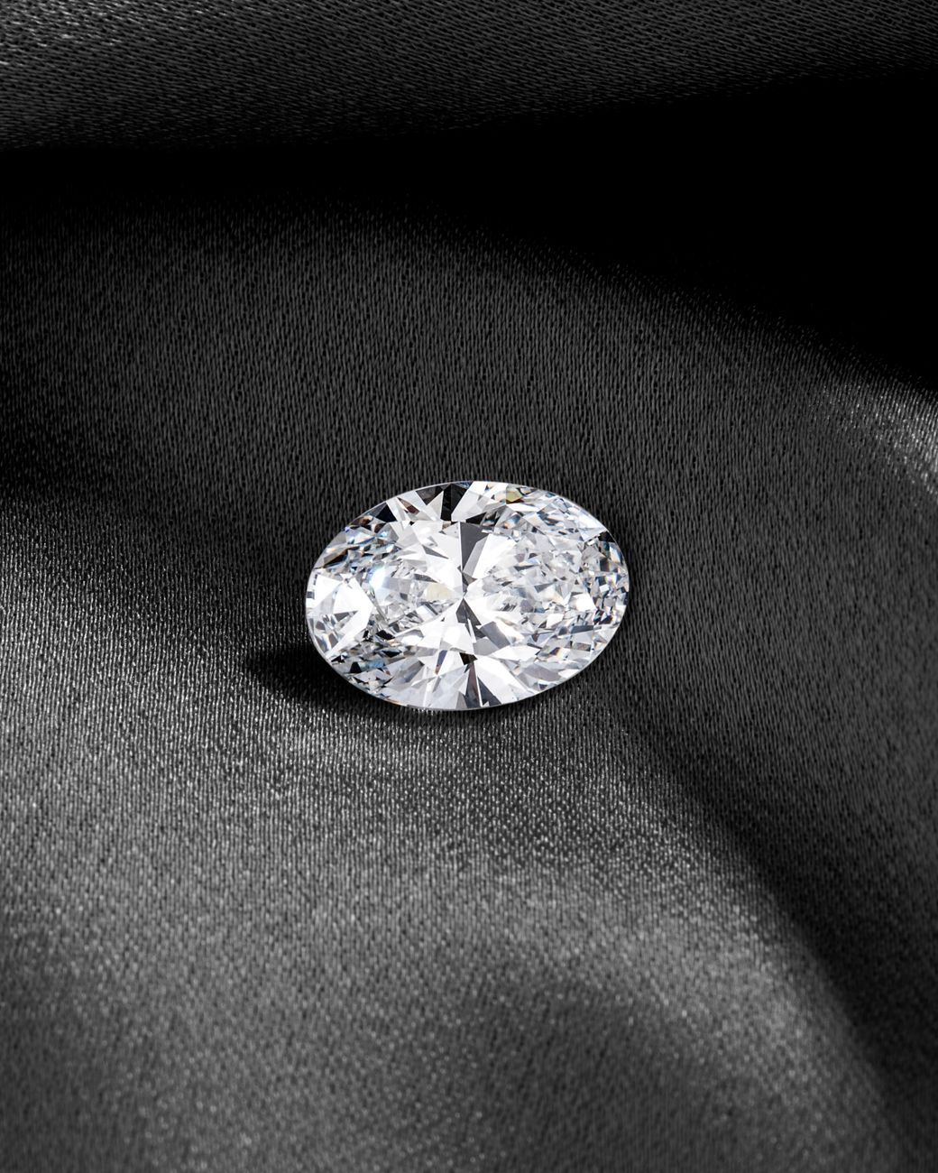Are Oval Diamonds More Expensive Than Round Diamonds? Price Comparison Guide 2026