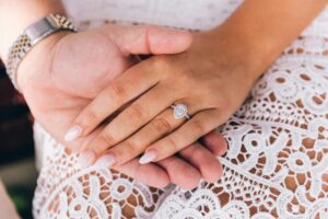 Do Pear Shape Diamonds Look Bigger? Size, Proportions and Buying Tips