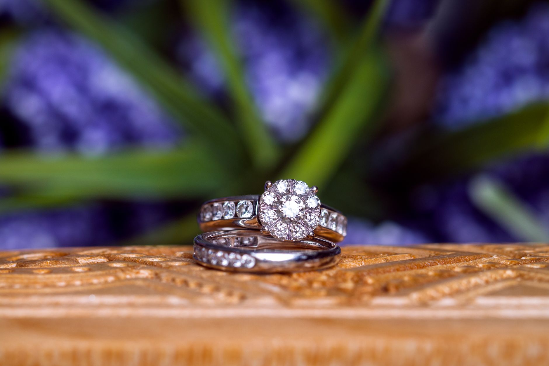 Does Diamond Color Affect Perceived Size? What Really Makes a Diamond Look Bigger