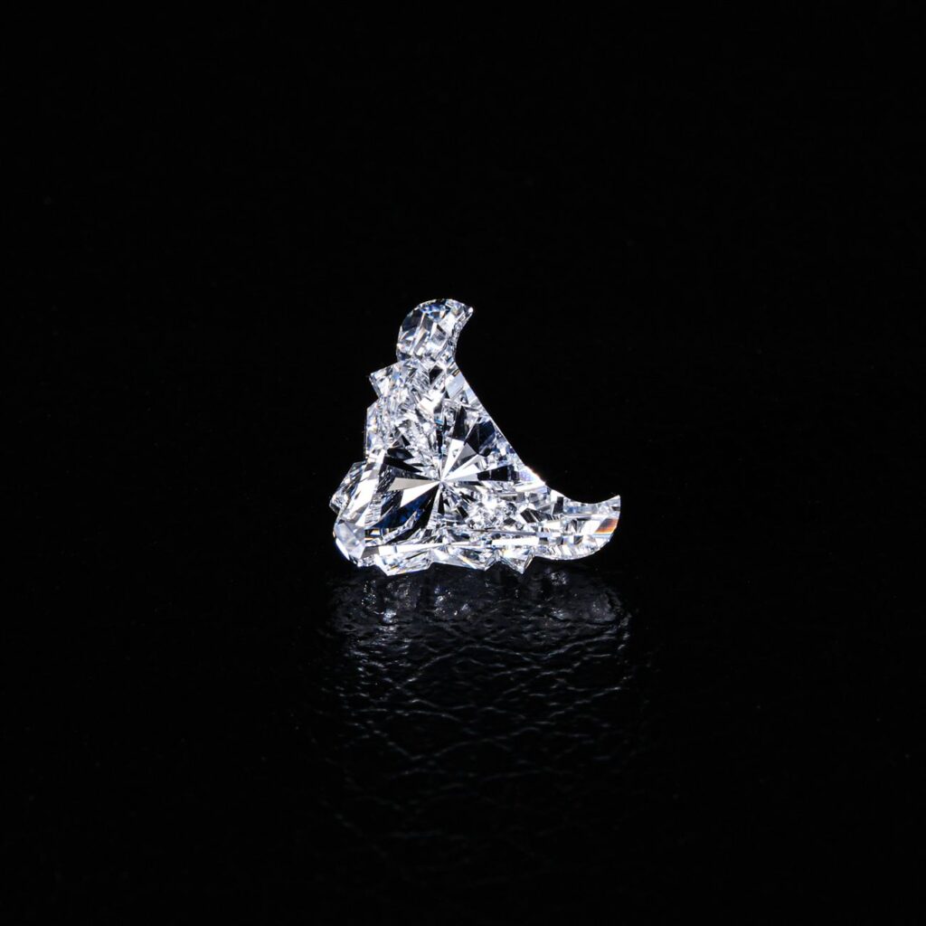 How Diamond Carat Affects Appearance: Size, Shape, Cut, and Face-Up Look