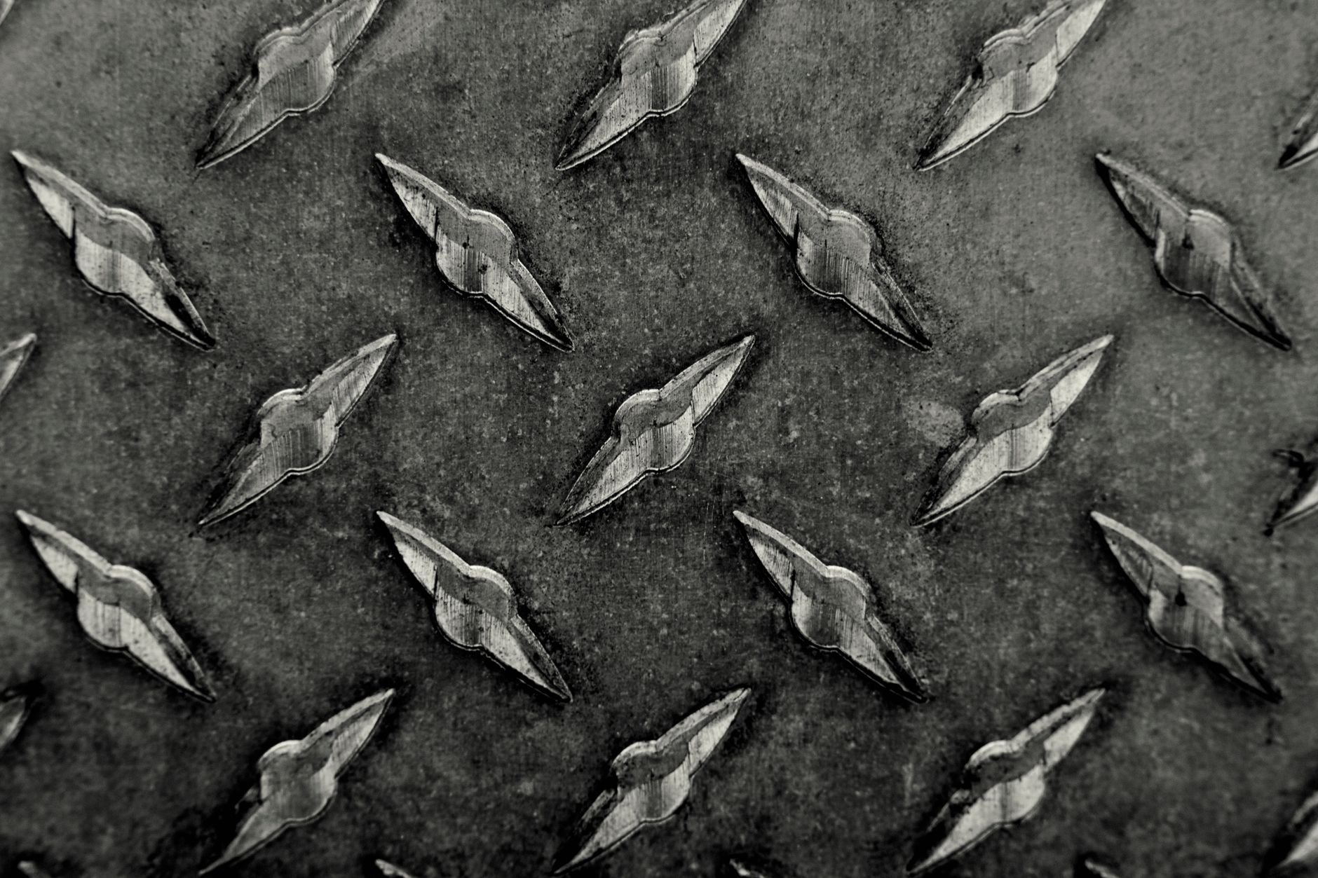 What Is a Feather Inclusion in a Diamond? Meaning, Appearance, and Durability Explained
